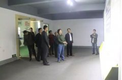 北京協(xié)會(huì )考察團一行蒞臨華興寵物食品指導工作